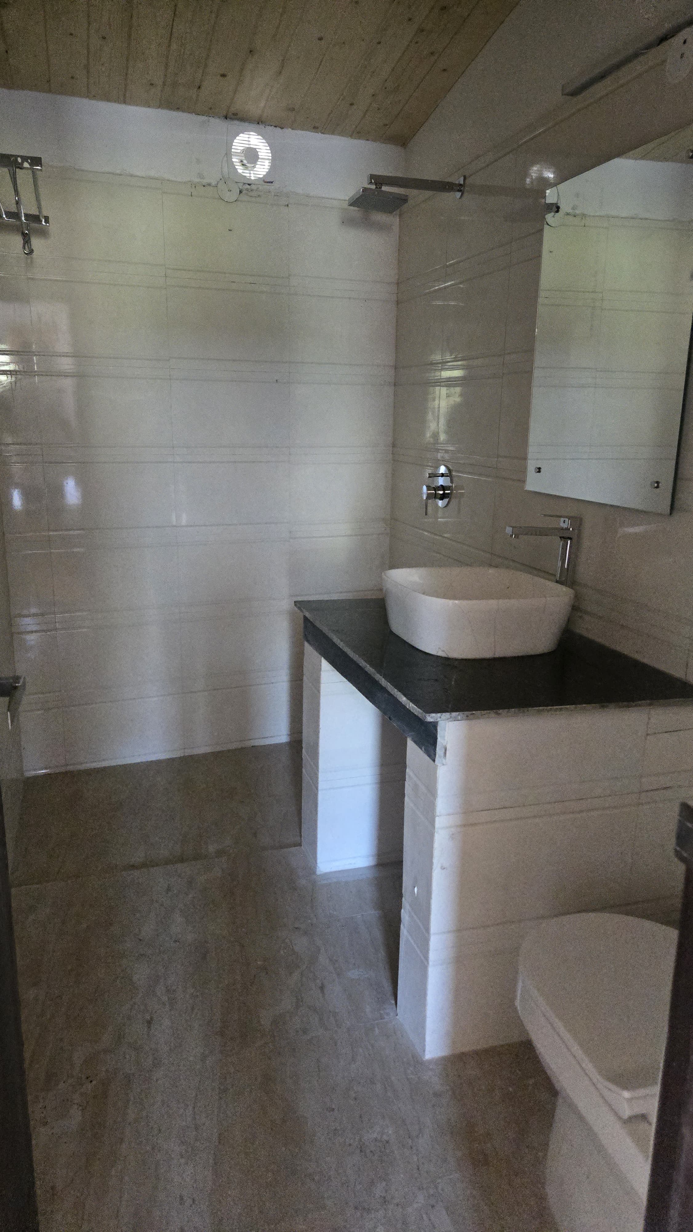 Modern En-Suite Bathroom
